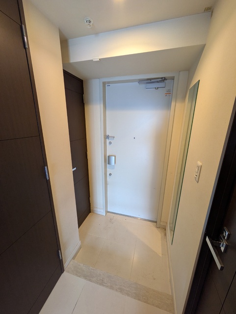 玄関　撮影日：２０２６．８．３０（リフォーム前の写真です）