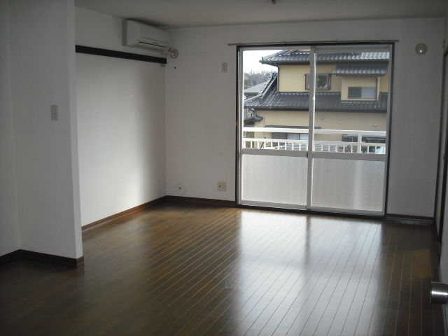 居室・リビング　ＬＤＫ１２帖の広々リビング