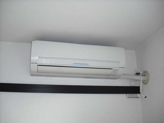 その他設備　エアコン1基付