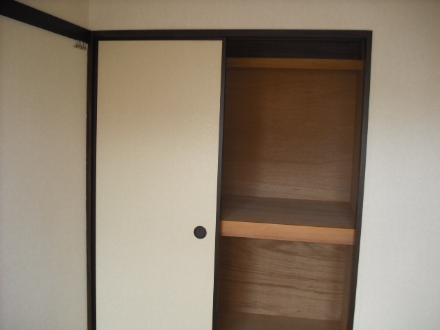 収納　和室６帖の１間の押入れ