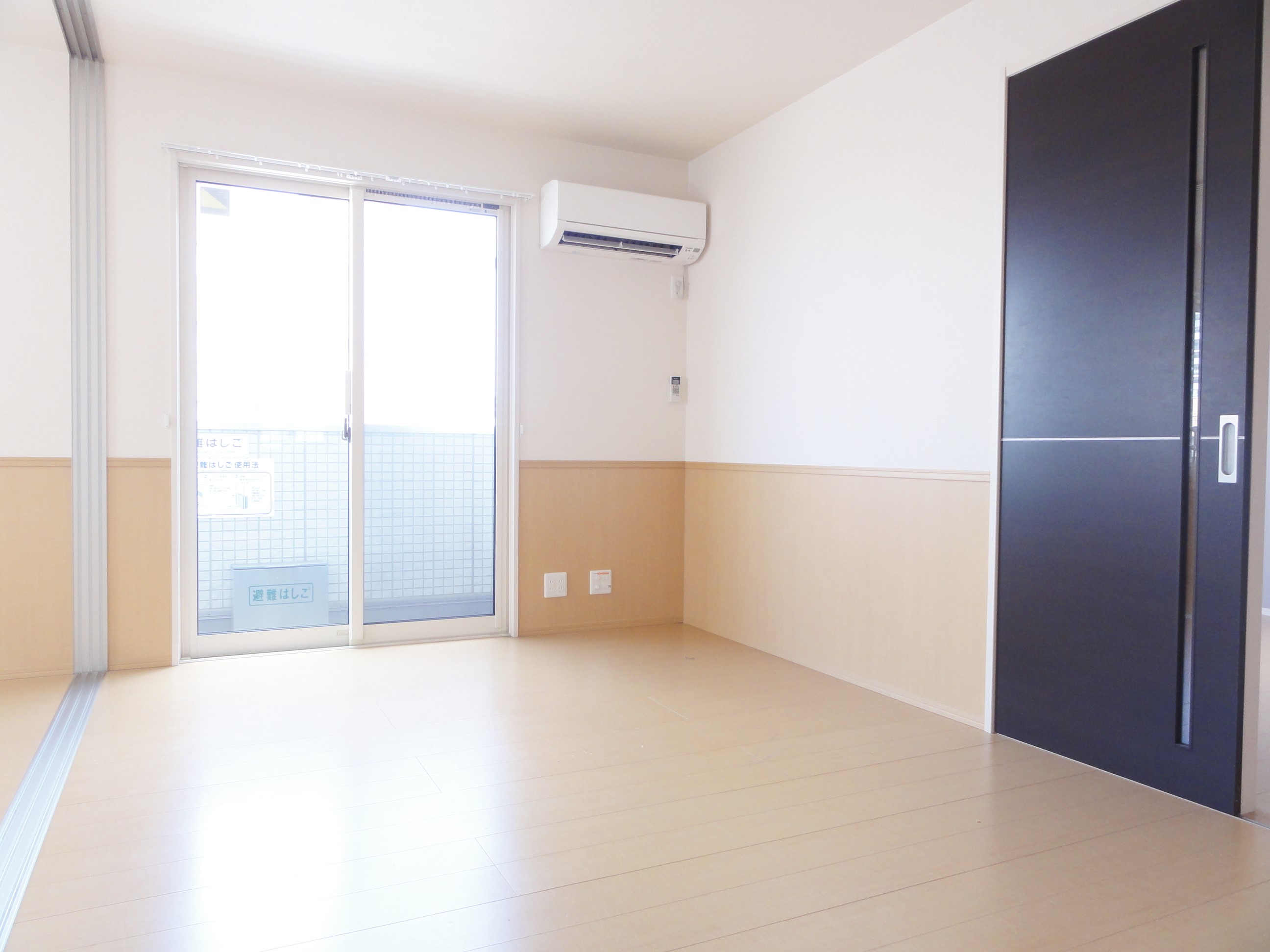 その他部屋・スペース　角部屋の２面採光で明るいリビング