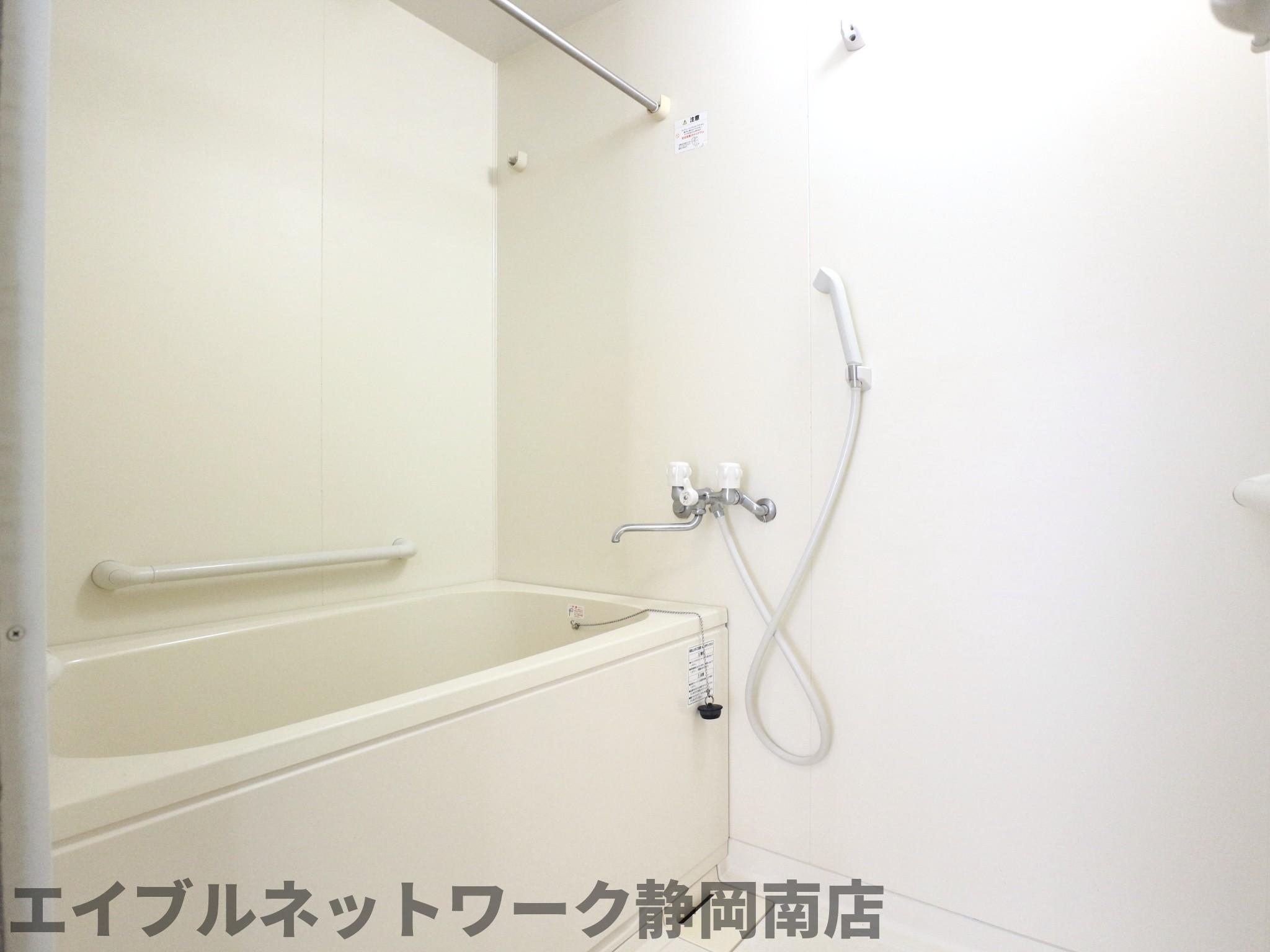 ＪＲ東海道本線 静岡駅 バス乗車時間：28分 最寄りバス停で下車 徒歩3分 4階建 築22年の風呂写真