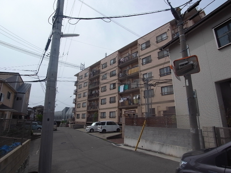 神戸市垂水区上高丸のマンションの建物外観