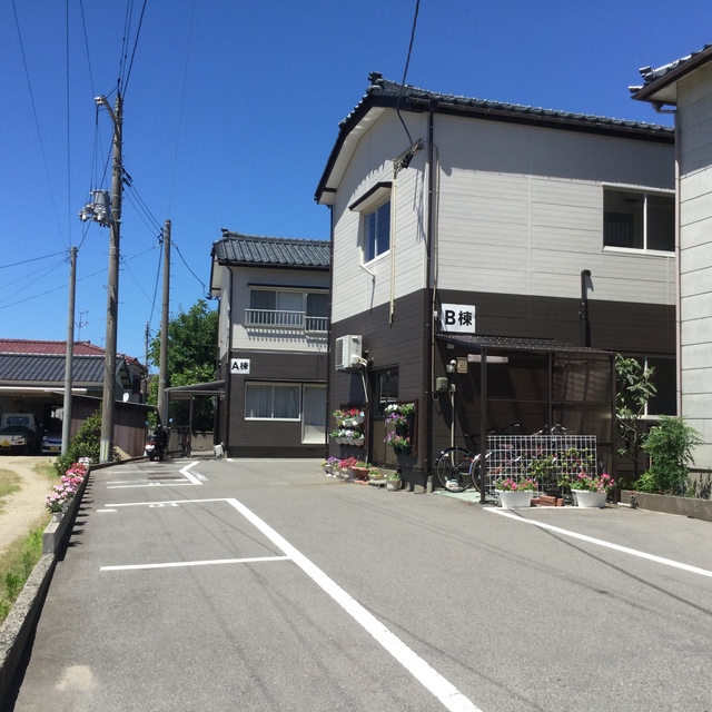 【コーポ高橋Ａ棟の駐車場】