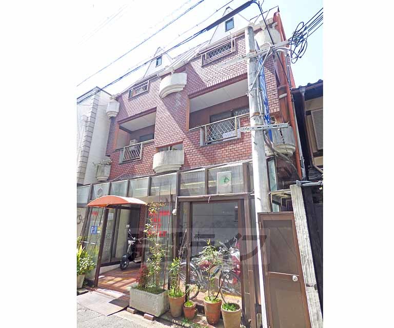 京都市北区小山町のマンションの建物外観