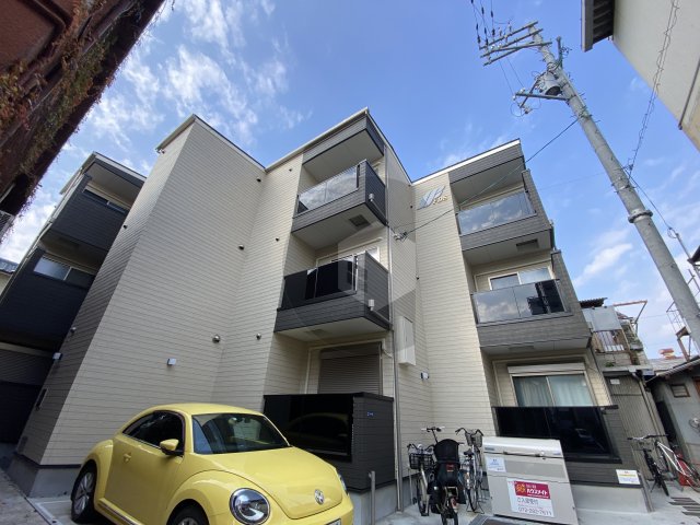 東大阪市衣摺のアパートの建物外観