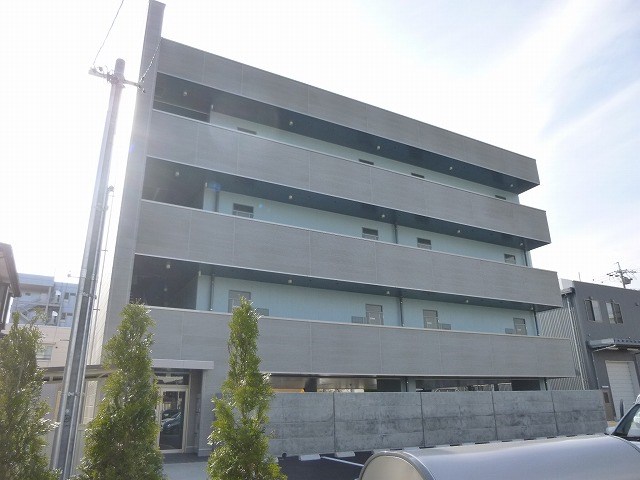 エレクトハイツ東鶴賀の建物外観
