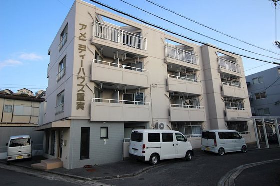 岡山市北区横井上のマンションの建物外観