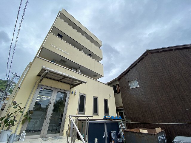 神戸市兵庫区湊山町のマンションの建物外観