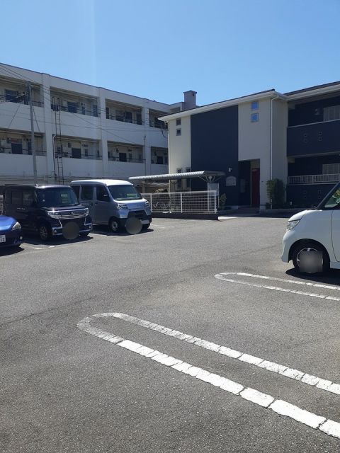 【泉南市樽井のアパートの駐車場】