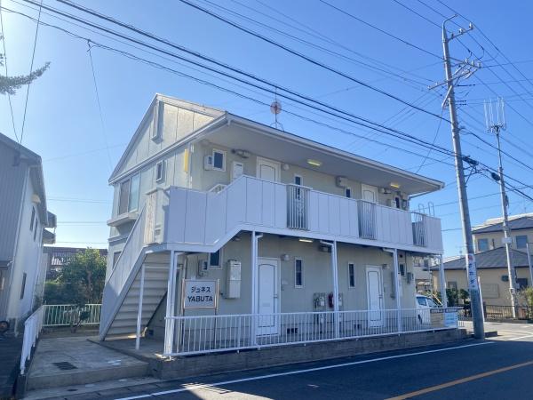 岡崎市薮田のアパートの建物外観