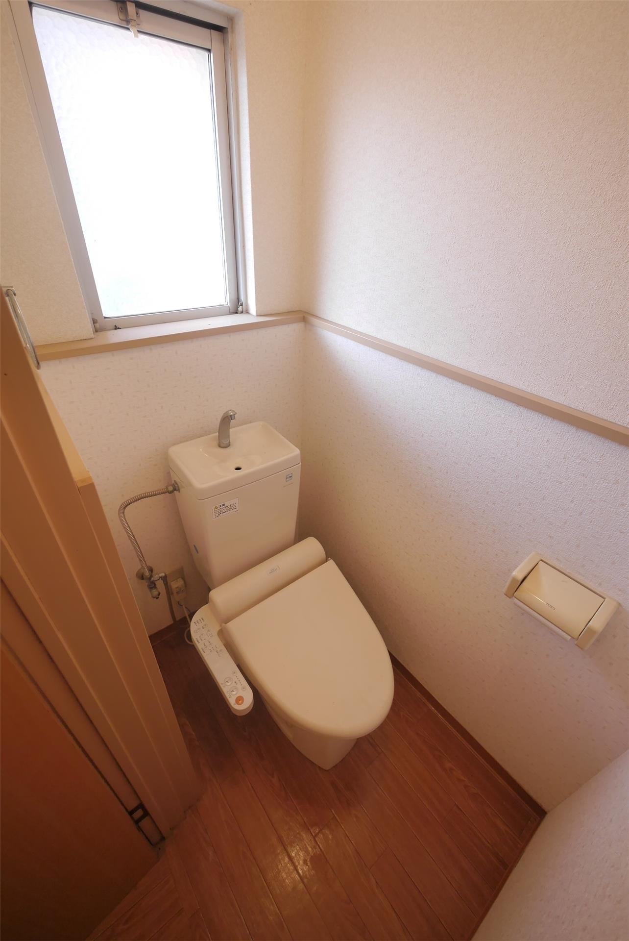 トイレ　※同仕様写真