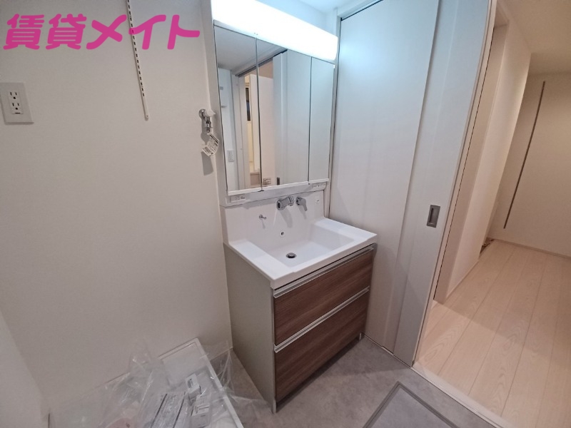 【スマイシアApartment西條町の洗面設備】