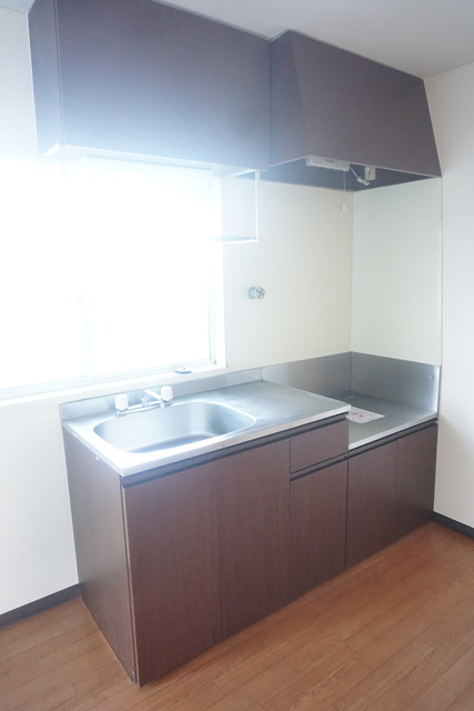 キッチン　ガスコンロ設置可能な窓側キッチン