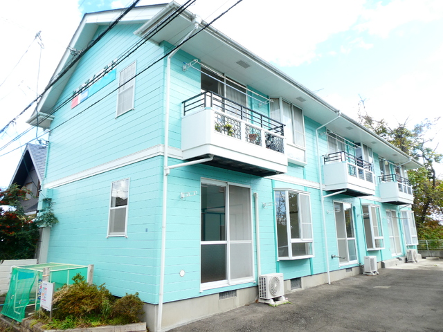 建物外観　明るい色の外観です♪