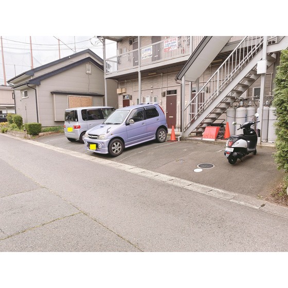 【シャトレーモリＢの駐車場】