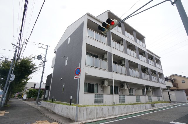 【アシンメトリー三田の建物外観】