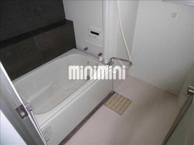 バス・シャワールーム　追い焚き機能付きで便利です