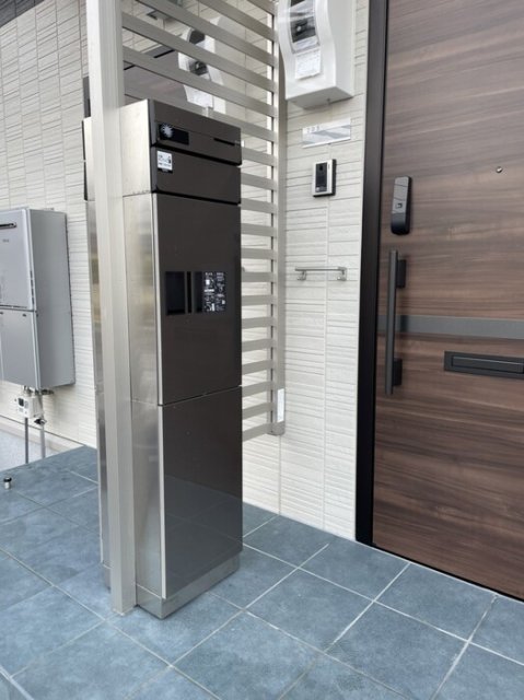 エントランス　宅配ボックス