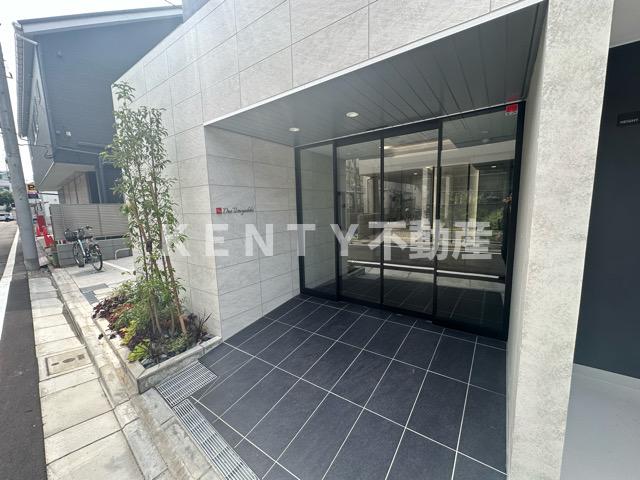 エントランス　清潔なエントランスです