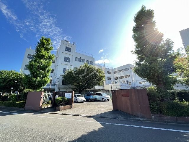 小学校　立川市立若葉台小学校（小学校）まで522m
