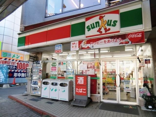 コンビニ　サンクス松戸小金店（コンビニ）まで717m