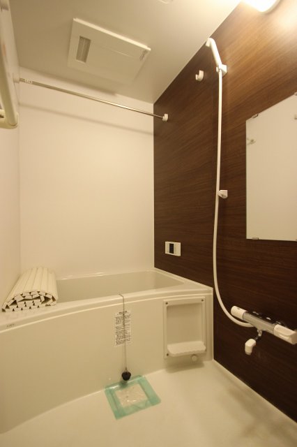 バス・シャワールーム　同物件別号室の写真です。