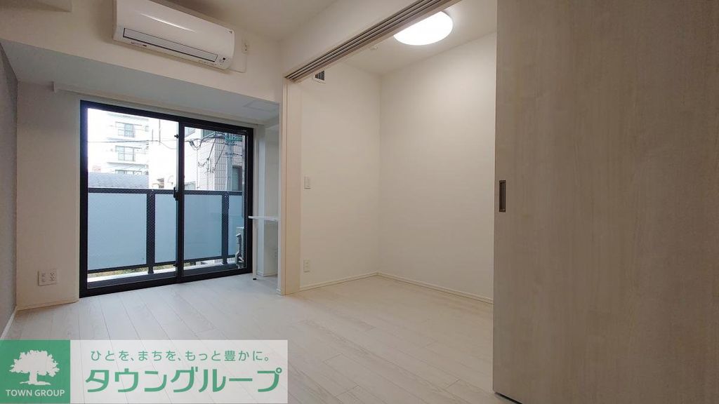 アーバネックス深川住吉IIIの居間写真