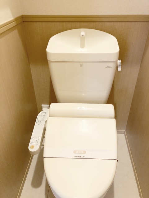 トイレ　温水洗浄暖房便座