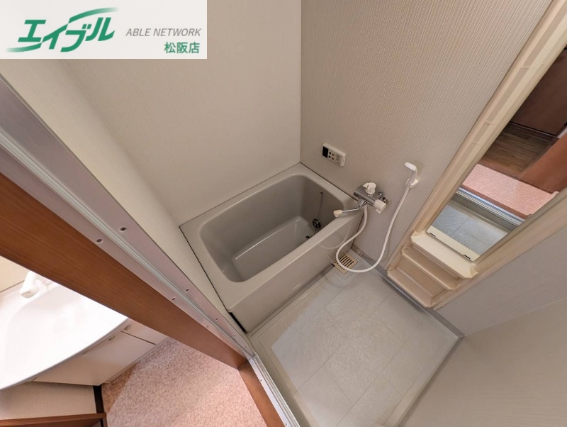 バス・シャワールーム　同一物件の別部屋の写真です。