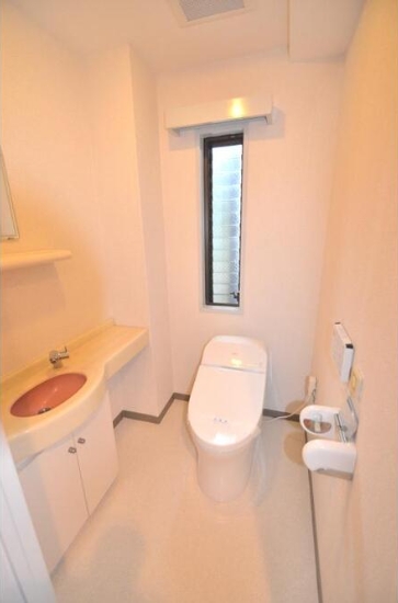 トイレ　【参考】同建物内の別のお部屋の画像です