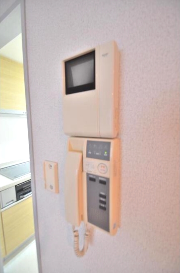 セキュリティ　【参考】同建物内の別のお部屋の画像です