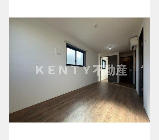 居室・リビング　ゆったり過ごせる居間です