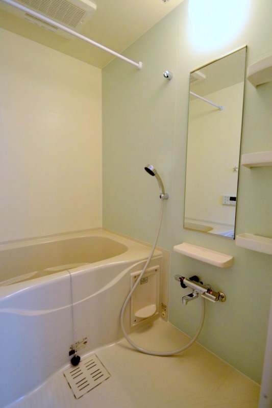 バス・シャワールーム　お問合せはシティホーム海田センター　082-821-2227