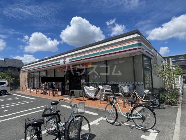 コンビニ　セブン-イレブン江戸川北小岩７丁目店（コンビニ）まで595m
