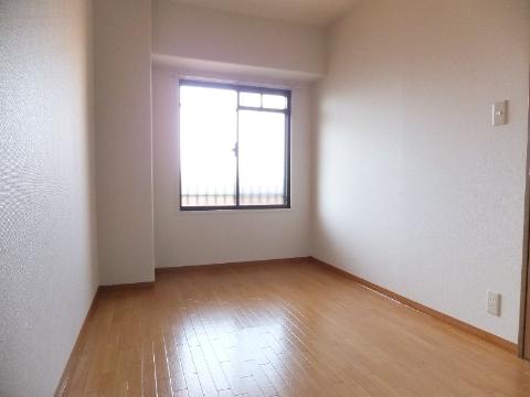 居室・リビング　室内