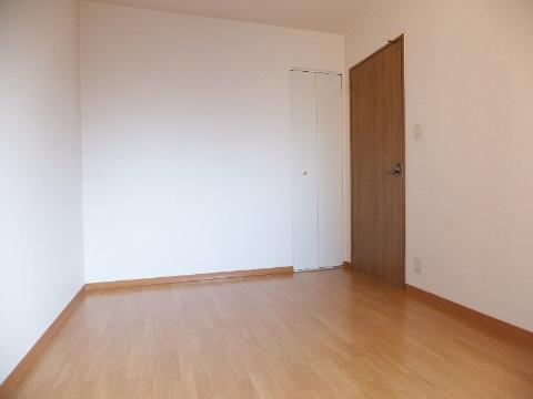 居室・リビング　室内