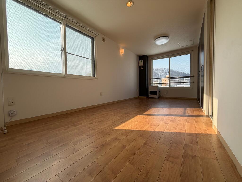 居室・リビング　◆人気の円山エリア！◆南向き角部屋で日当たり良好！