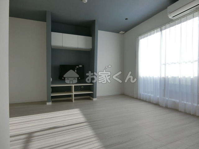 居室・リビング　室内