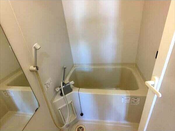 バス・シャワールーム　浴室乾燥機付き