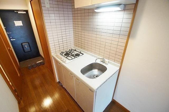 キッチン　※別号室イメージの為、現状を優先致します