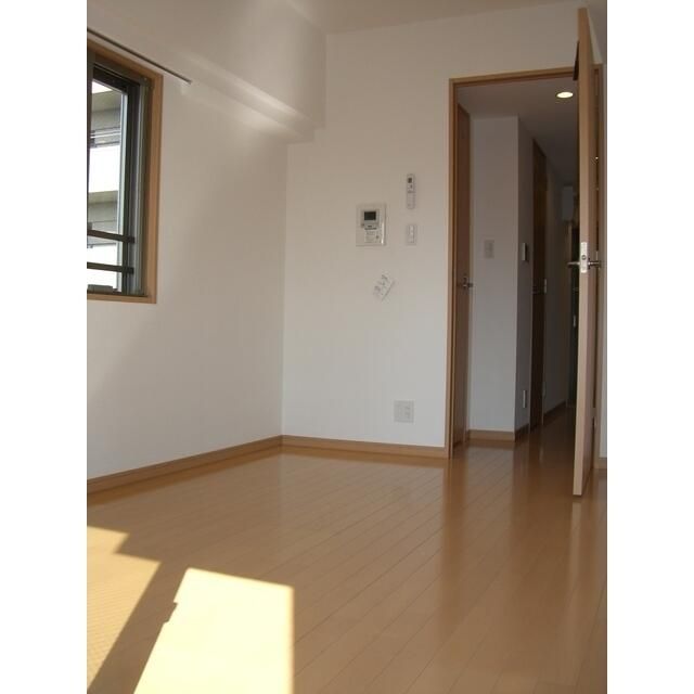 居室・リビング　■エアコン■24時間換気システム■ダウンライト