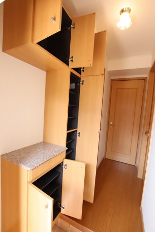 収納　シューズボックス