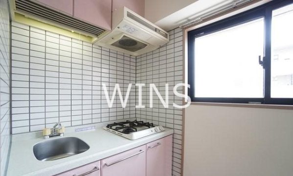 キッチン　別部屋参考写真です