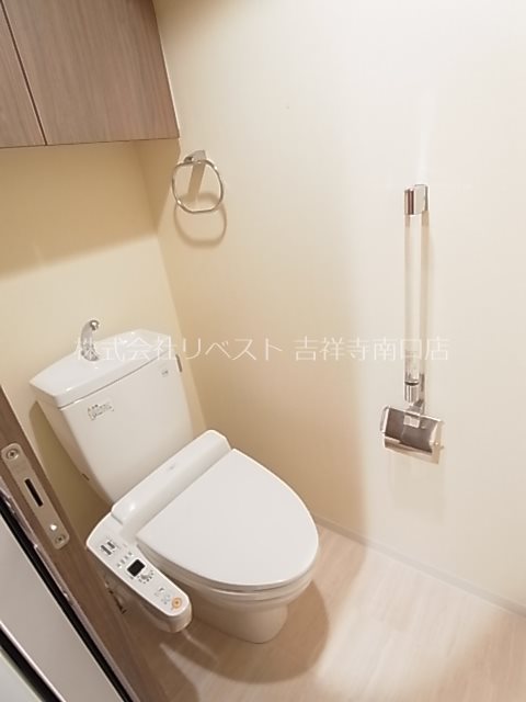 トイレ　ウォシュレット付き