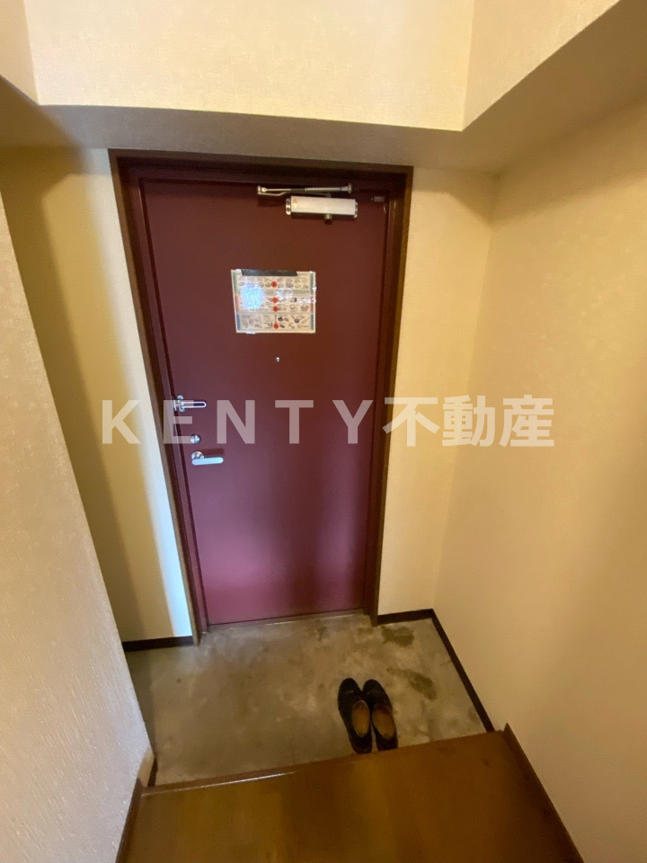 玄関　収納もある玄関です