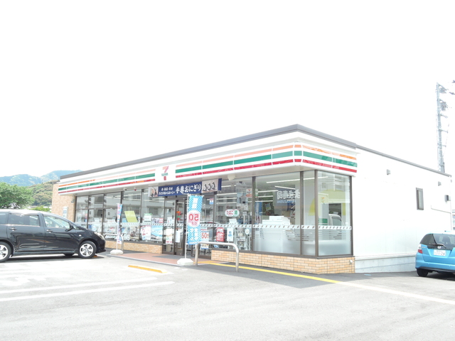 コンビニ　セブンイレブン高知河ノ瀬町店（コンビニ）まで416m