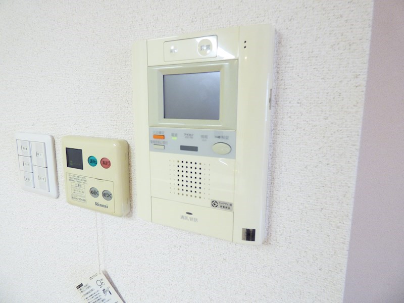 セキュリティ　モニター付きインターホン