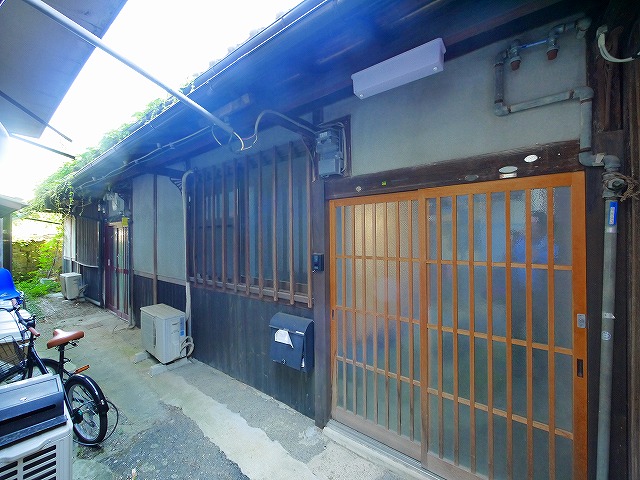 建物外観　レトロな外観です。