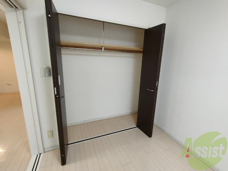 収納　寝室の収納です。部屋がすっきり片付きます。